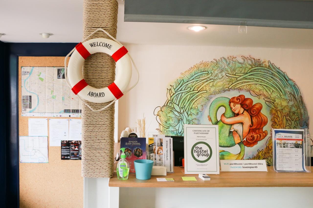 Pier 49 Hostel Bangkok Exteriör bild